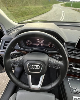 Audi Q5 cena 123900 przebieg: 100738, rok produkcji 2018 z Brzeziny małe 667